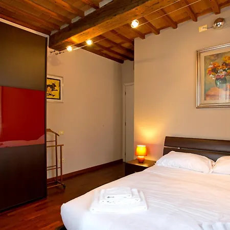 Casa Del Sensale * ルッカ